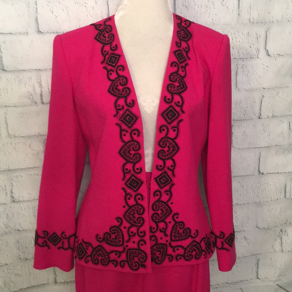 🎉Host Pick🎉Stunning Nolan Miller Beaded Suit😍 - Picture 2 of 9